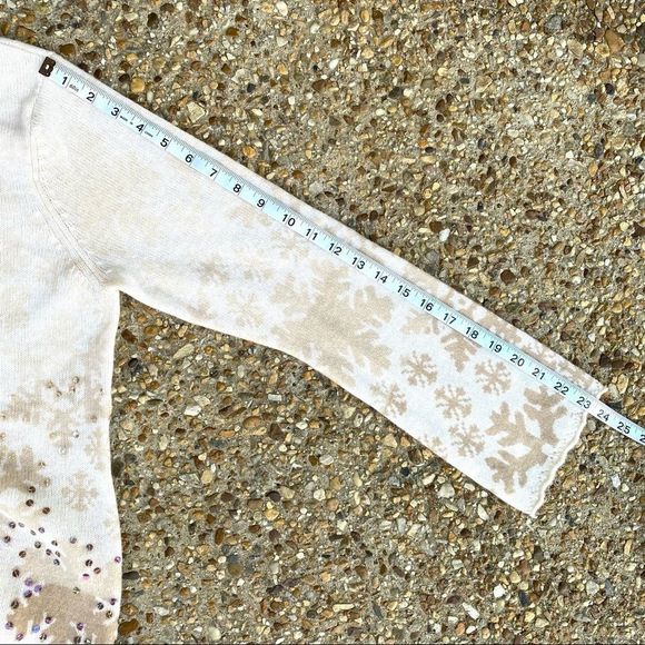 Like New Liz Claiborne Wool Angora Rabbit Snowflake Christmas Sequins Sweater L - Picture 7 of 9